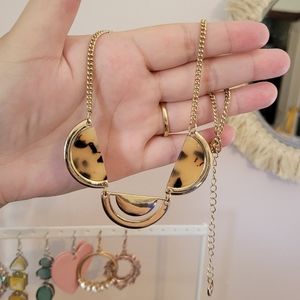 Short necklace